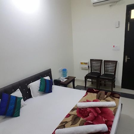 Hotel Ramneek Amritsar Exterior photo